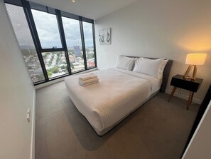 1 slaapkamer, een strijkplank/strijkijzer, wifi, beddengoed