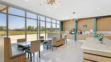 Free daily continental breakfast
