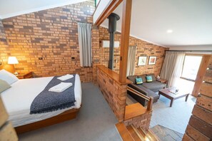 1 slaapkamer, een strijkplank/strijkijzer, wifi, beddengoed