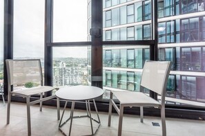 Interior - Exquisite 1 Bedroom Apartment with Infinity Pool (Fortitude Valley)