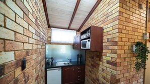 電子レンジ、調理器具と食器