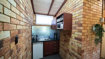 電子レンジ、調理器具と食器