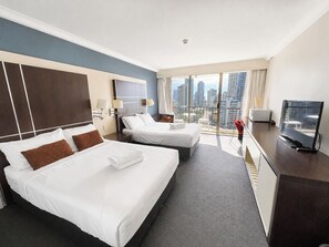 Iron/ironing board, bed sheets