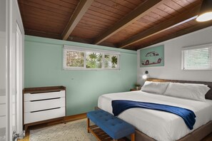 3 bedrooms, WiFi, bed sheets - ★Mid-Century Modern Home - Close to Downtown★ (Modesto)