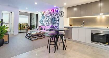 East Brisbane 1bed unit with Rooftop pool +Parking