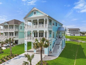 Exterior - Celebrate the holidays at Forever Young, a beautiful custom home at the beach! (Galveston)