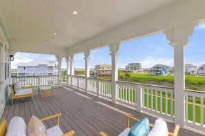 Property grounds - Celebrate the holidays at Forever Young, a beautiful custom home at the beach! (Galveston)