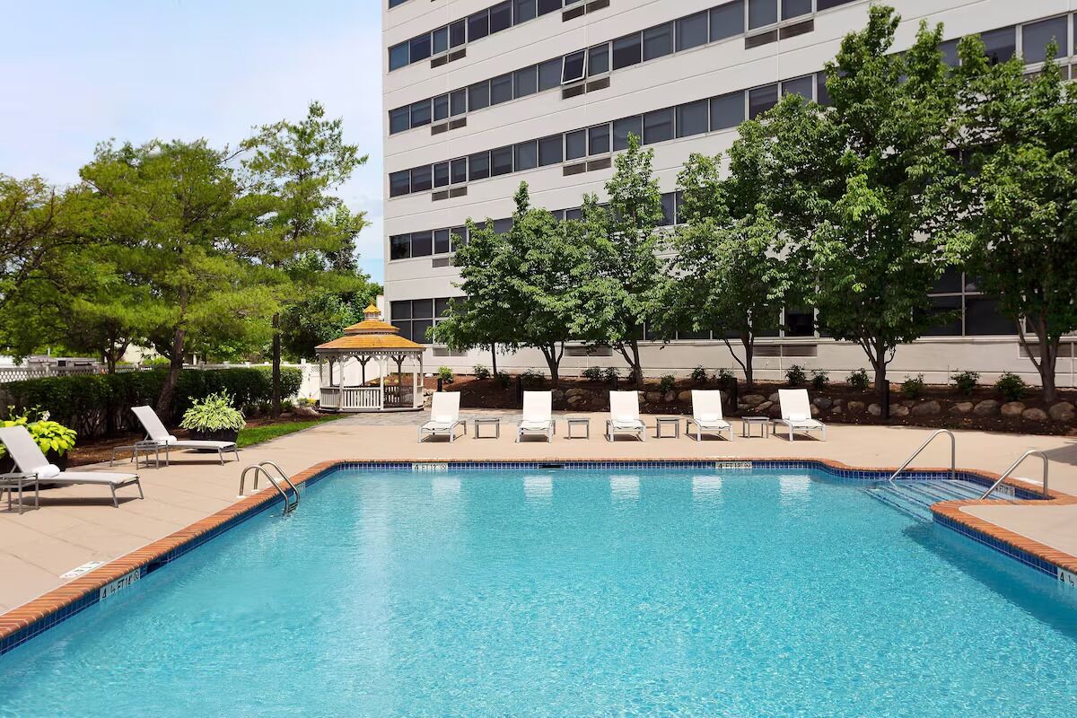 Standard Room 2 Beds, Delta Hotel, Free Parking, Close to Metropark Station