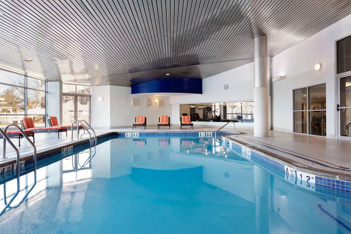 2 Standard Rooms w/ 2 Beds, Delta Hotels, Outdoor Pool, Near Metropark Station