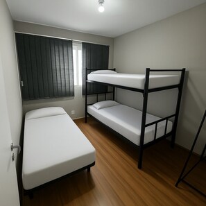 2 habitaciones, minibar, tabla de planchar con plancha y wifi gratis 