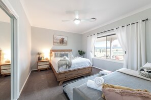 5 bedrooms, iron/ironing board, WiFi, bed sheets - COUNTRY HOMESTEAD Upper Hunter Valley NSW (Castle Rock)