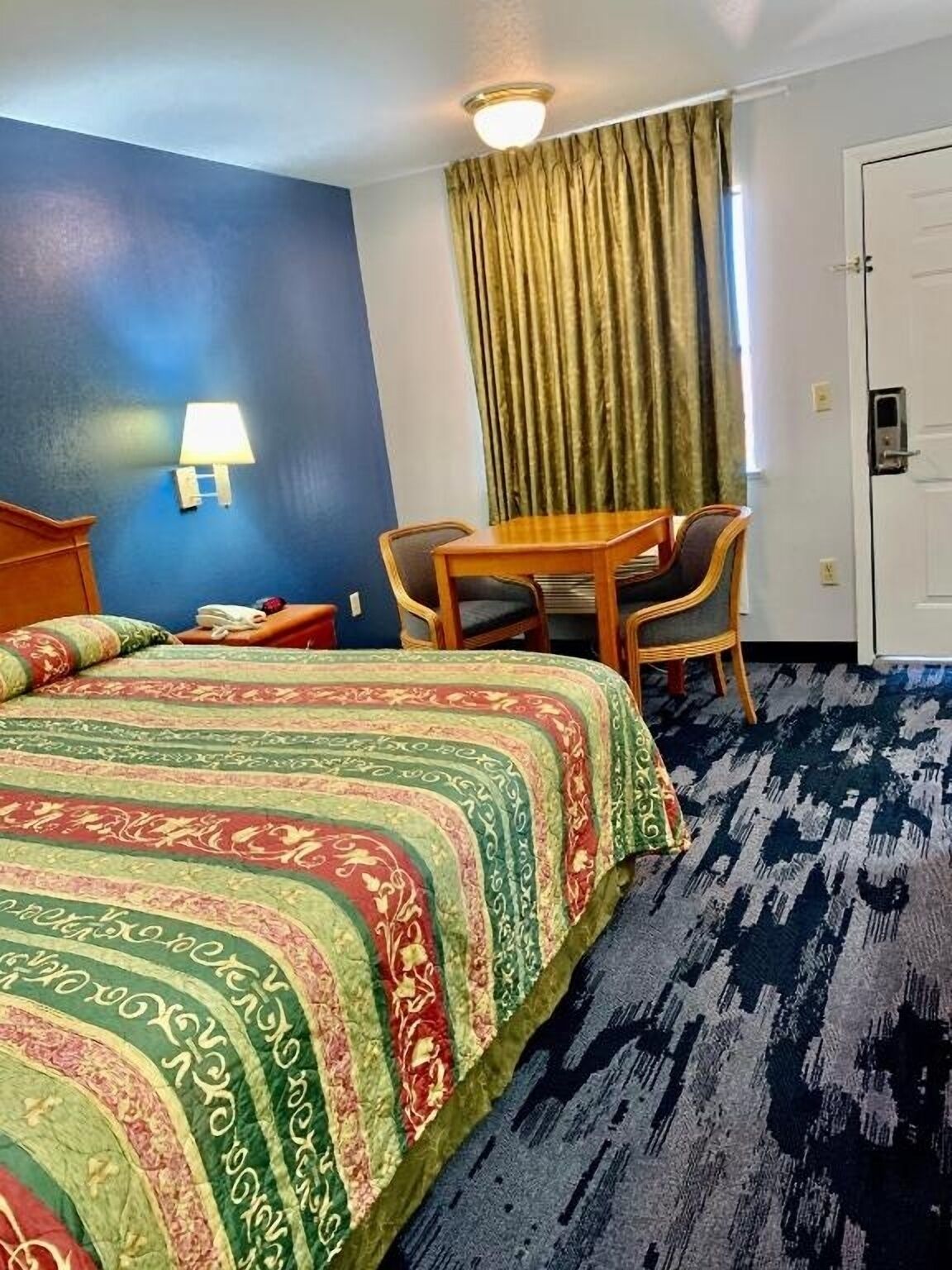 Affordable Stay with Spacious Room | Ideal for Budget Travelers