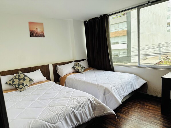 1 chambre, bureau, literie fournie