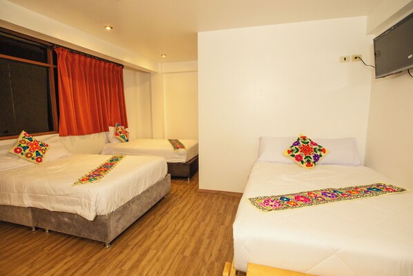 Chambre quadruple familiale, non-fumeur | Accès au Wi-Fi (inclus)