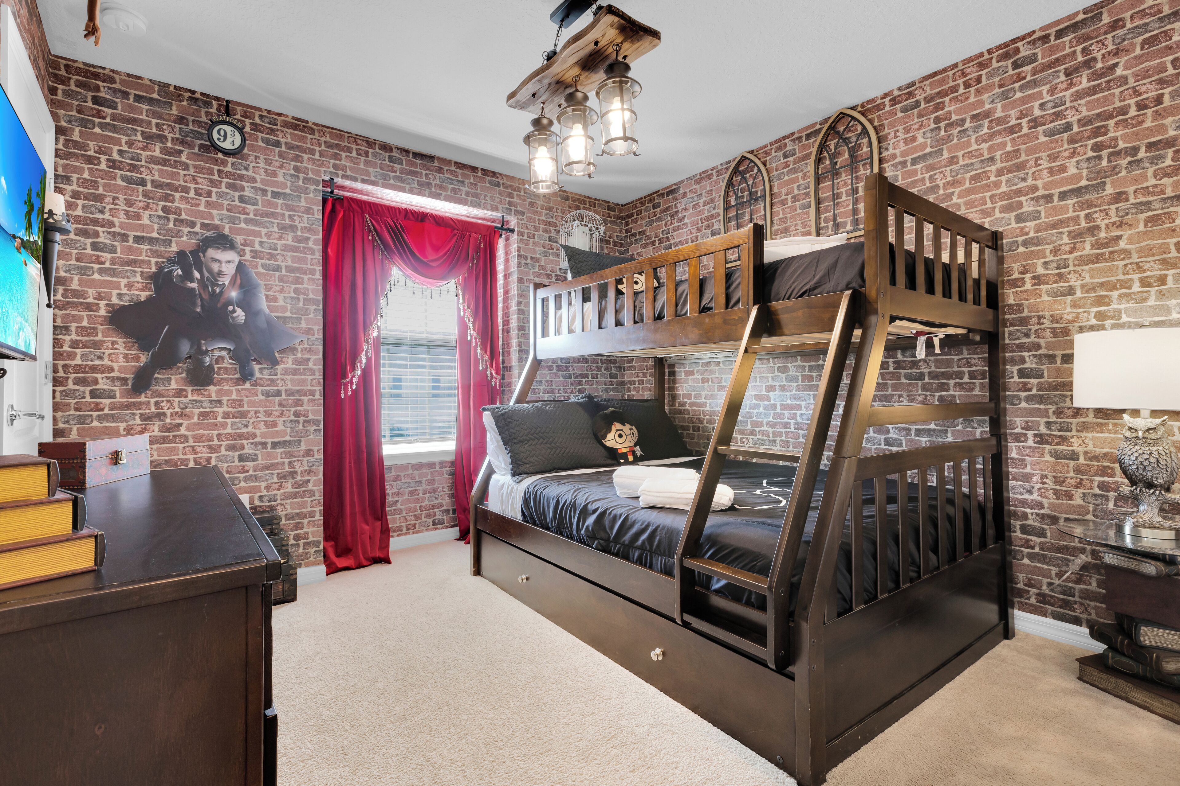 5 chambres, fer et planche à repasser, lit de bébé portatif, Wi-Fi
