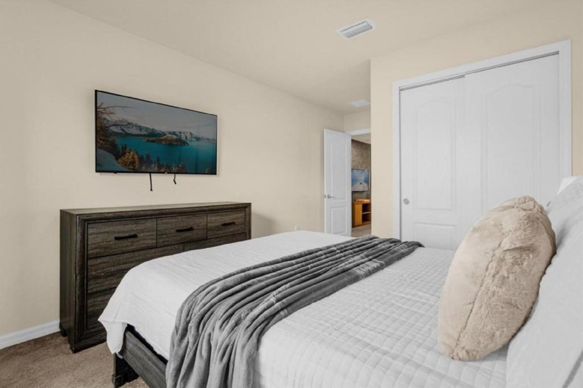 Exceptional Townhome with Private Pool WW8907