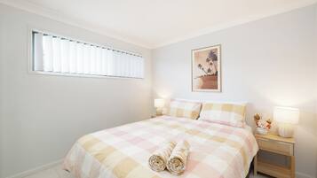 1 bedroom, desk, iron/ironing board, WiFi (free)