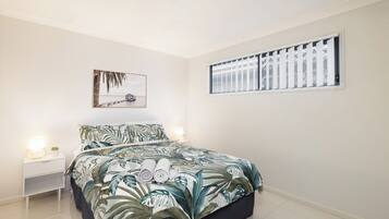 2 bedrooms, desk, iron/ironing board, free WiFi