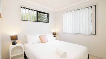 1 bedroom, desk, iron/ironing board, free WiFi