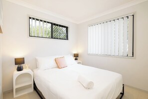 2 bedrooms, desk, iron/ironing board, free WiFi