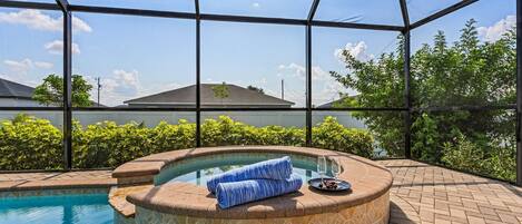 Een verwarmd zwembad