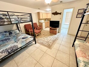 4 bedrooms, free WiFi, bed sheets