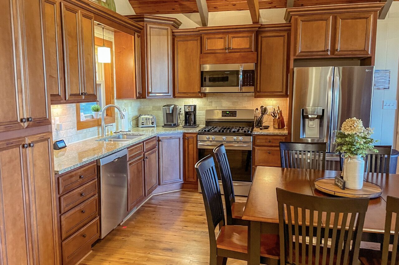 冰箱、微波炉、烤箱、炉灶