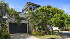 Property grounds - AYANA Casuarina - Oceanside house walking distance to cafe (Casuarina)