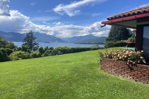 Property grounds - VILLA ROSSA (Laveno-Mombello)