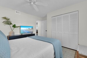 2 bedrooms, desk, free WiFi, bed sheets