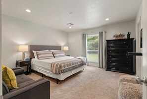 4 soverom, skrivebord, strykejern/-brett og wi-fi (inkludert)