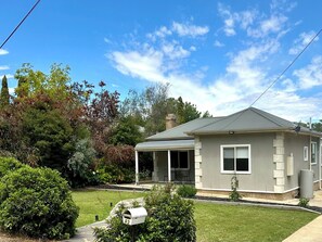 Exterior - Trail Side Cottage (Clare)