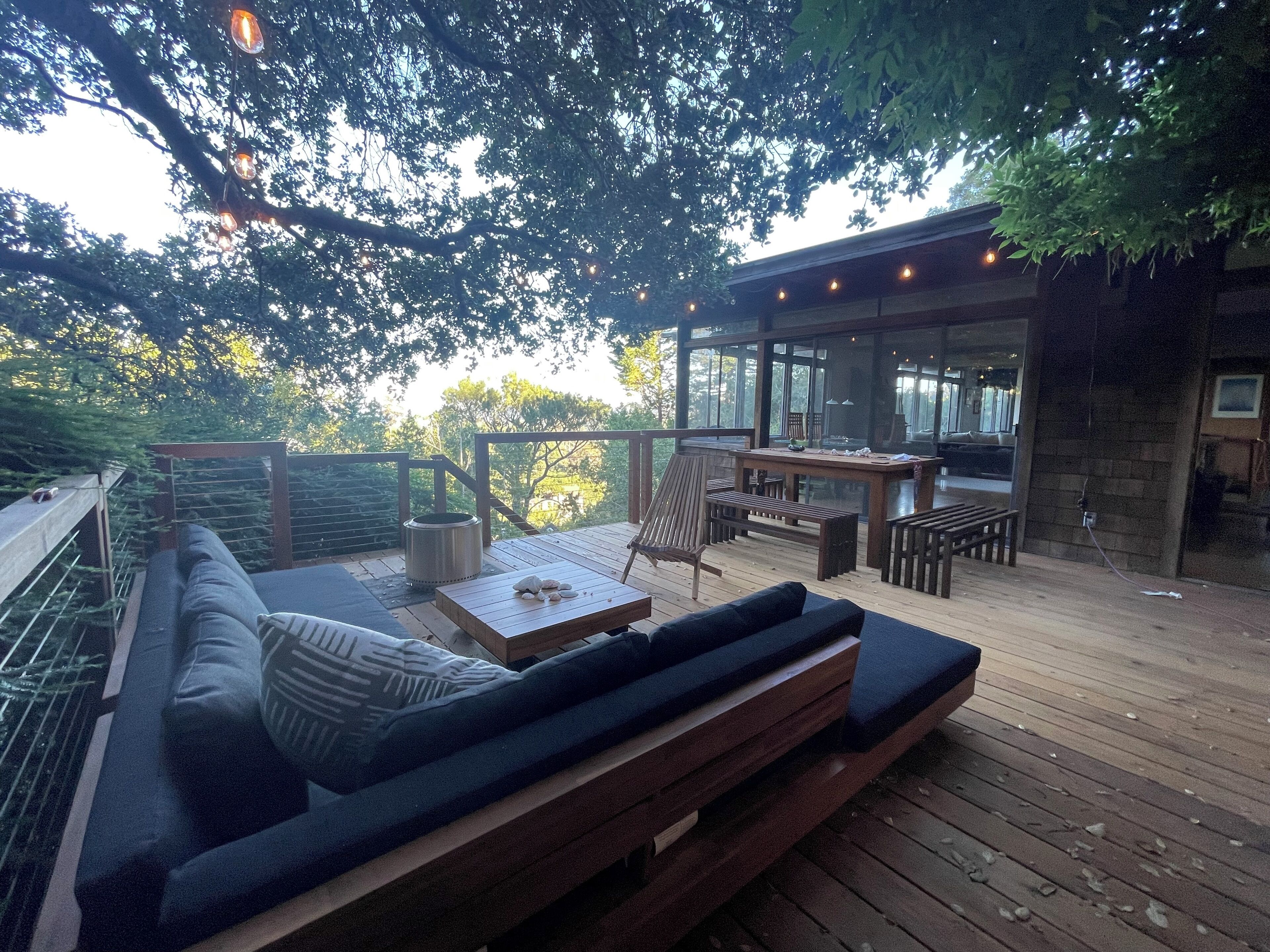 Oasis of Peace among the trees with SF views & access to trails and Mill Valley
