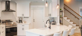 Luxury Retreat, Sauna, Hotub, Firepit, Pingpong, Poker