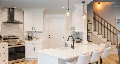 Luxury Retreat, Sauna, Hotub, Firepit, Pingpong, Poker