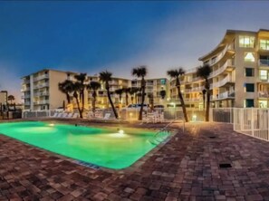 Indoor pool, outdoor pool - Oceanfront Condo 1 Bd Room Private Balcony Kitchen (Daytona Beach)