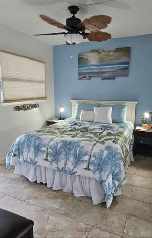 1 slaapkamer, een strijkplank/strijkijzer, gratis wifi, beddengoed