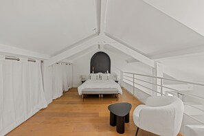 3 makuuhuonetta, silitysrauta/-lauta, vauvan matkasänky, ilmainen Wi-Fi