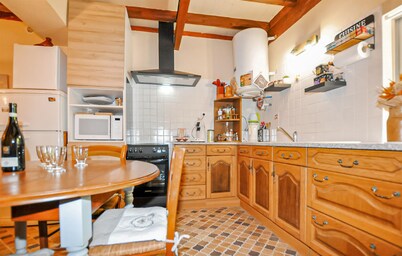 Lovely home in Seix with WiFi