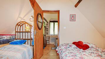 2 habitaciones, cuna de viaje, wifi gratis y ropa de cama