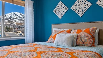 Rumah (5 Bedrooms) | Tempat tidur bayi dan seprai linen