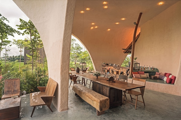 Frühstück, Mittagessen, Abendessen, Blick auf den Pool