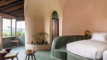 Premier Double or Twin Room | Down comforters, pillowtop beds, free minibar items, in-room safe