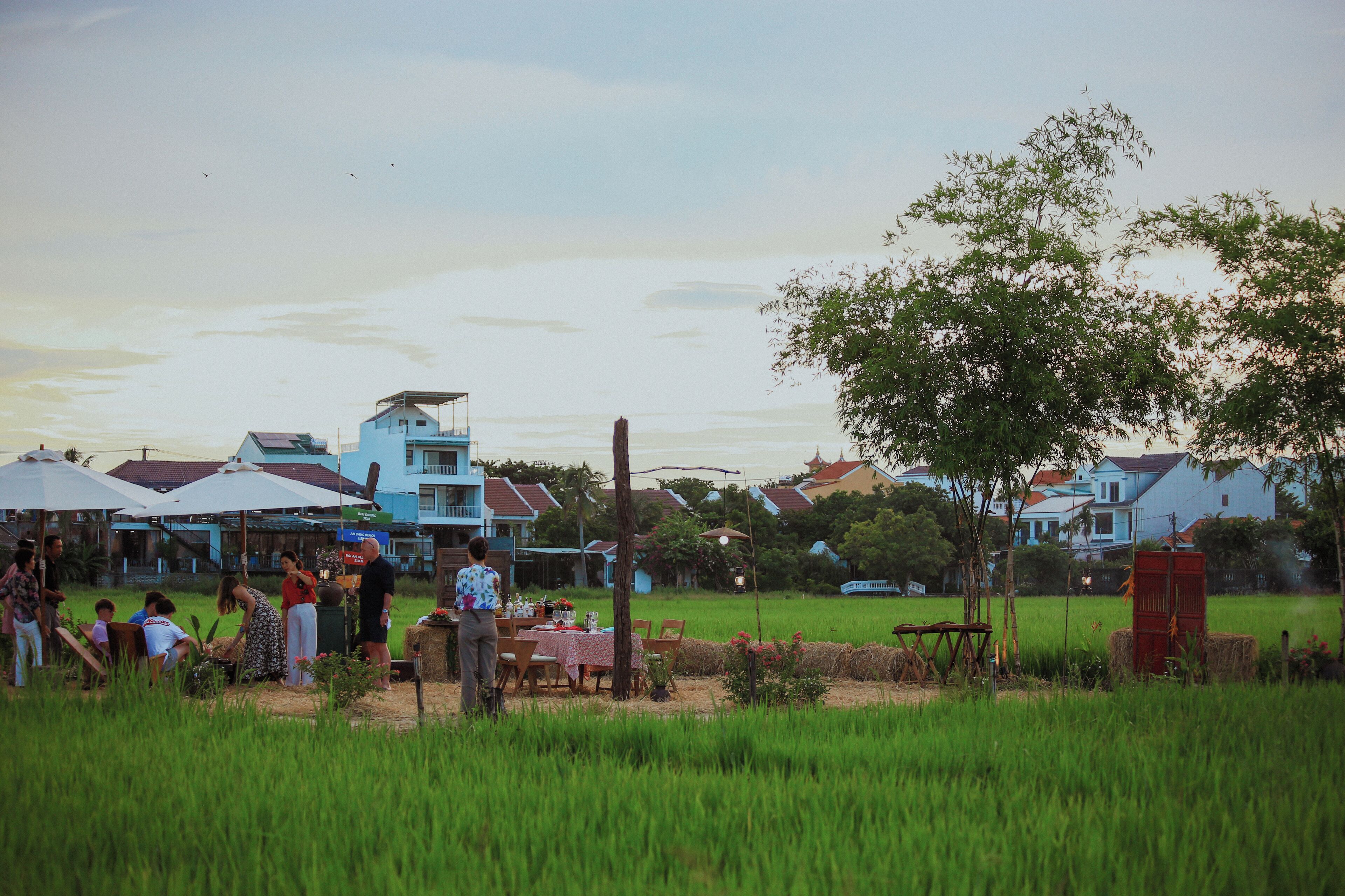 Breakfast, lunch, dinner served; pool views