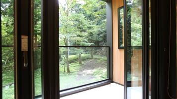 Chalet, 4 Bedrooms, Balcony, Garden View | Terrace/patio