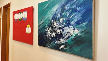 4 bedrooms, down comforters, free WiFi, bed sheets