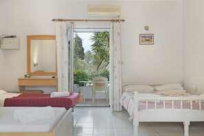 1 bedroom, free WiFi, bed sheets - Apartment 'Sea View 3' with Shared Pool, Wi-Fi and Air Conditioning (Kefalonia)