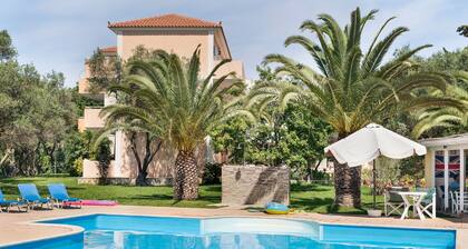 Apartment 'Sea View 4' with Shared Pool, Wi-Fi and Air Conditioning