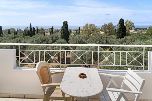Apartment 'Sea View 1' with Shared Pool, Wi-Fi and Air Conditioning