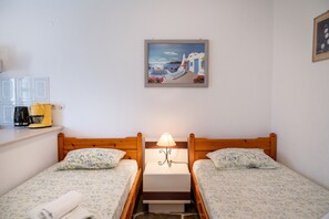 1 bedroom, free WiFi, bed sheets - Apartment 'Studio 11' with Mountain View, Wi-Fi and Air Conditioning (Logaras)
